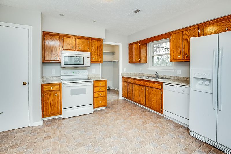 436 Cedarview Dr, Nashville, TN 37211