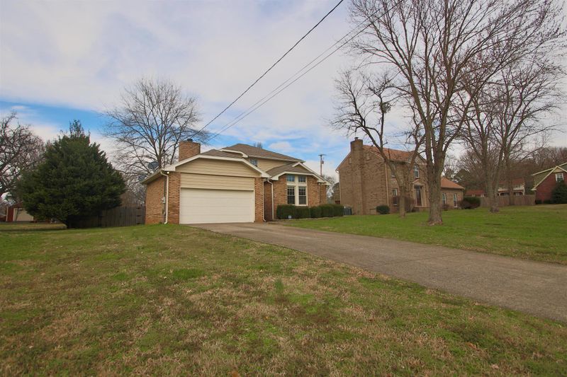 5708 Saint Charles Ct, Hermitage, TN 37076