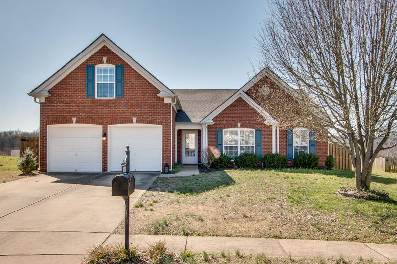 1711 Kendall Cove Ln, Mount Juliet, TN 37122