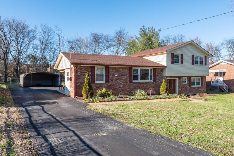 130 Gail Dr, Hendersonville, TN 37075