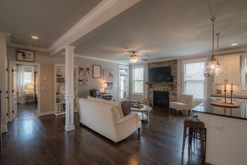 2736 Lakeland Dr, Nashville, TN 37214