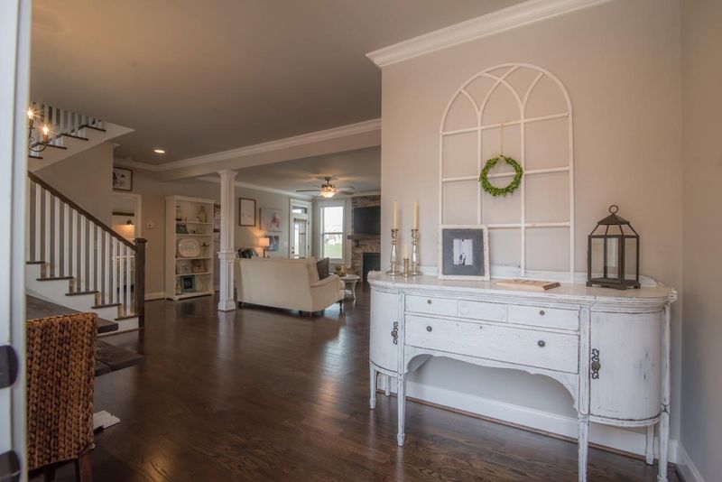 2736 Lakeland Dr, Nashville, TN 37214