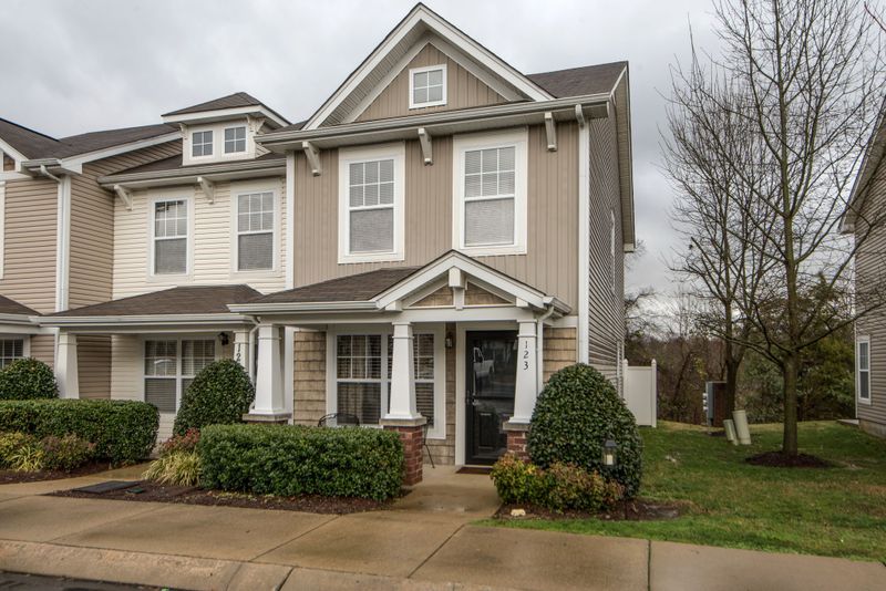 123 Shadow Glen, Nashville, TN 37211