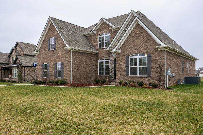 3020 Robinwood Dr, Murfreesboro, TN 37128
