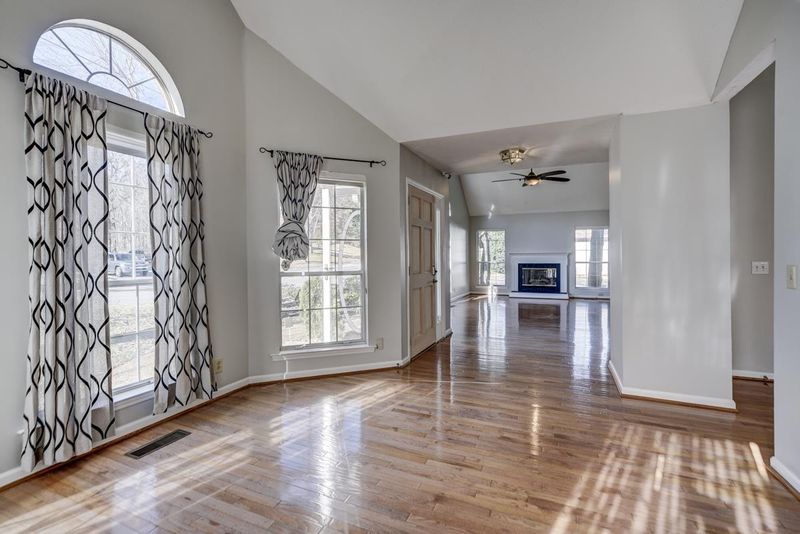 5821 Scout Dr, Nashville, TN 37211
