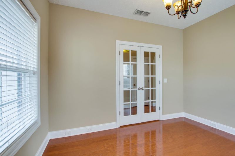 2467 Oak Hill Dr, Murfreesboro, TN 37130