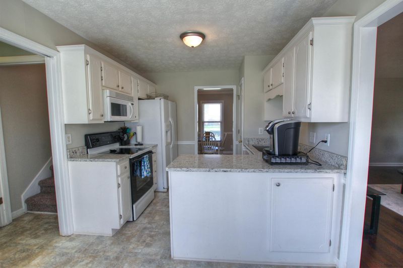 3322 Meadowhill Dr, Murfreesboro, TN 37130
