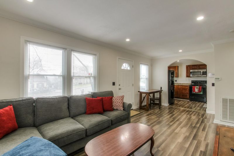 902 S 13th St, Nashville, TN 37206