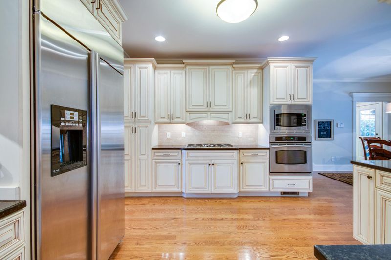 2010 Prestwick Dr, Murfreesboro, TN 37130