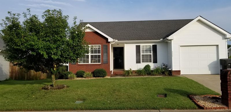 1327 Mac Duff Dr, Murfreesboro, TN 37128