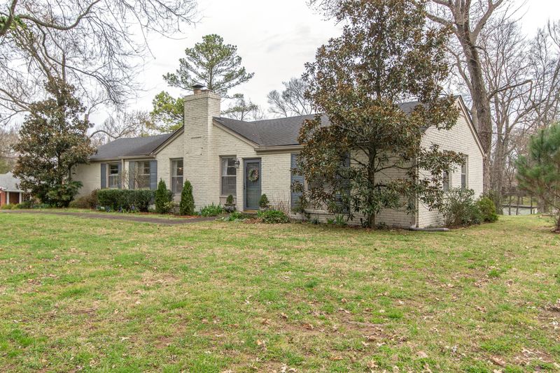 1120 Batey Dr, Nashville, TN 37204