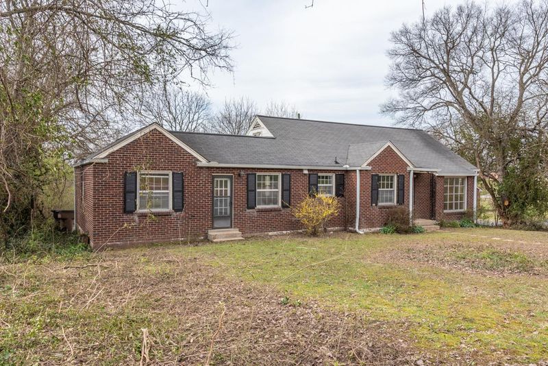 96 Fairway Dr, Nashville, TN 37214
