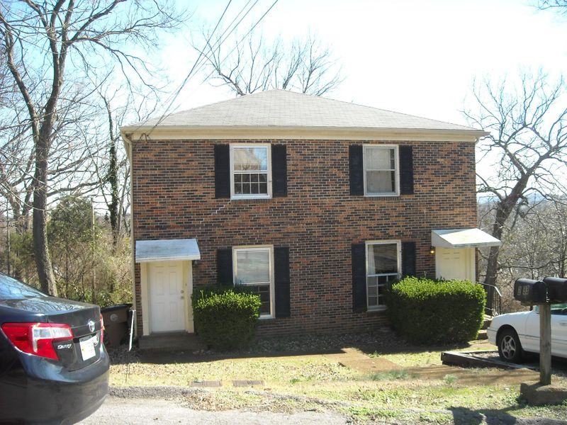 2833 Hillside Dr, Nashville, TN 37212