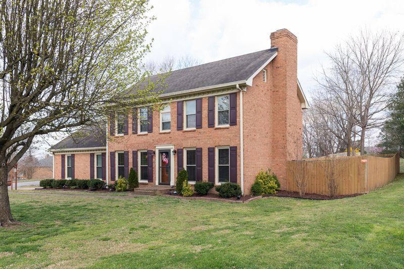 129 Paradise Dr, Hendersonville, TN 37075