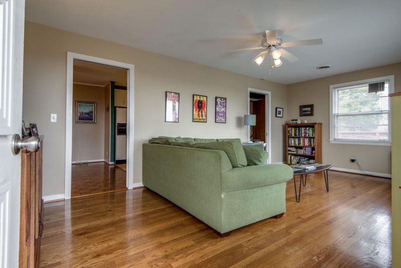 5225 Greenleaf Dr, Nashville, TN 37211