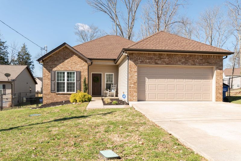411 Slippery Rock Dr, Murfreesboro, TN 37129