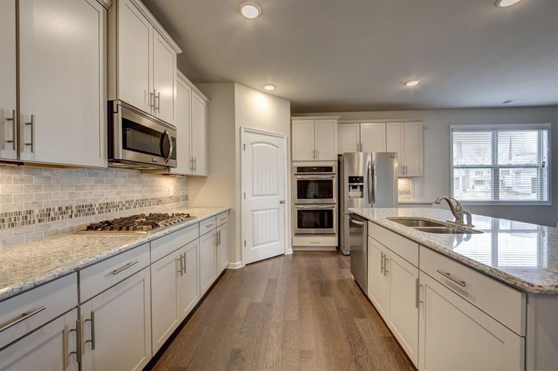 1105 Locus Ln, Murfreesboro, TN 37128