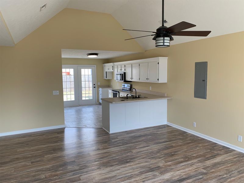 715 Shelby Lynn Dr, Springfield, TN 37172