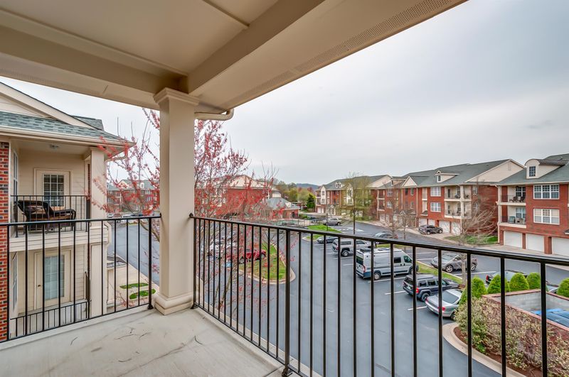3201 Aspen Grove Dr #E-10, Franklin, TN 37067
