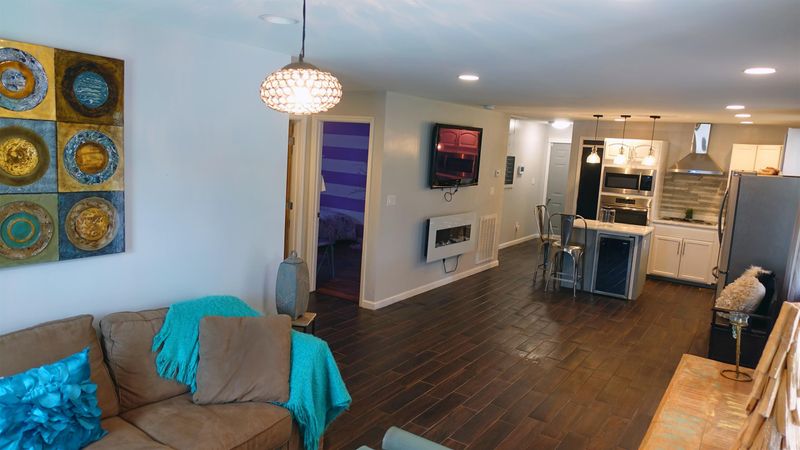 1240 North Avondale Cir, Nashville, TN 37207