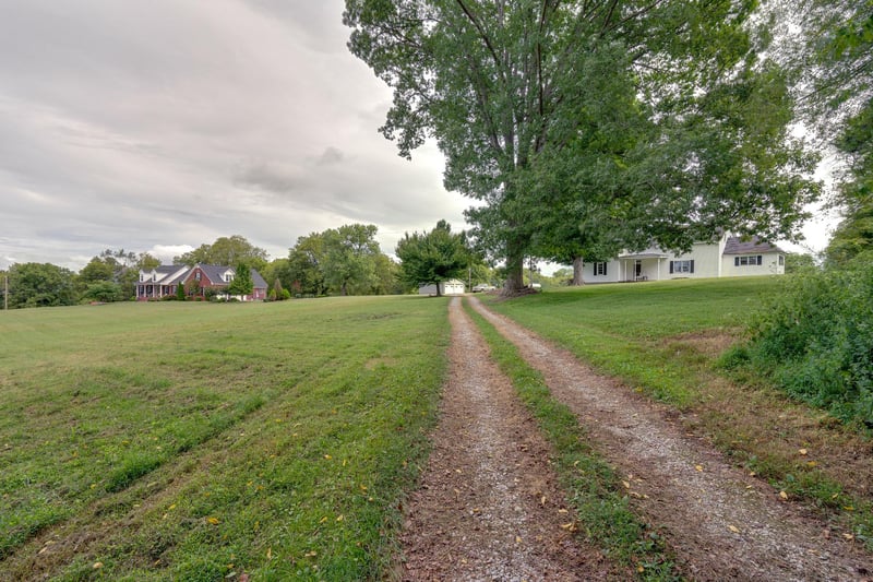 1934 Howard Moore Ln, Culleoka, TN 38451