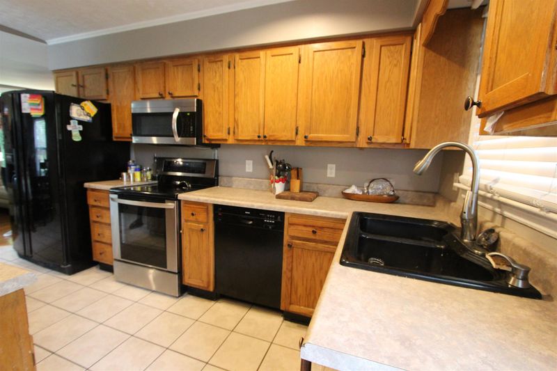 207 Piedmont Dr, Lebanon, TN 37087