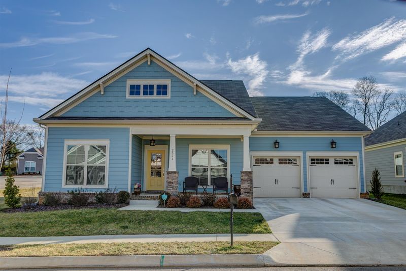 2521 Hanover Dr, Columbia, TN 38401