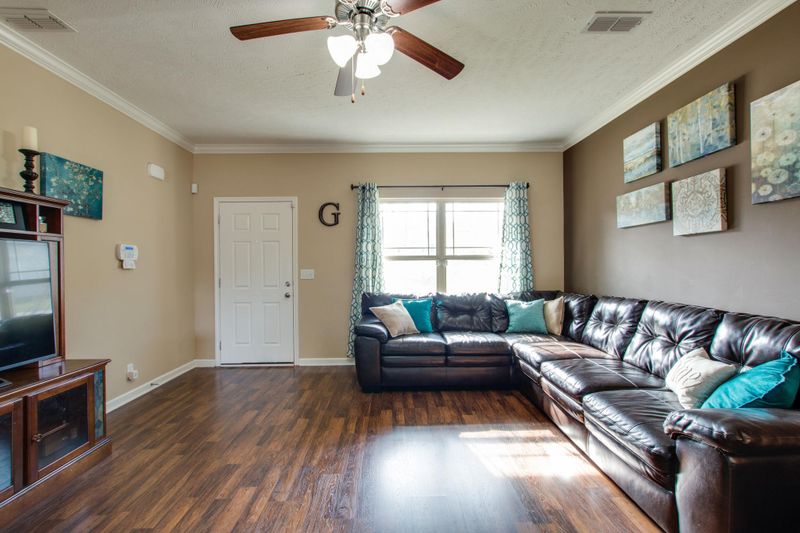 821 Silverhill Dr, Murfreesboro, TN 37129