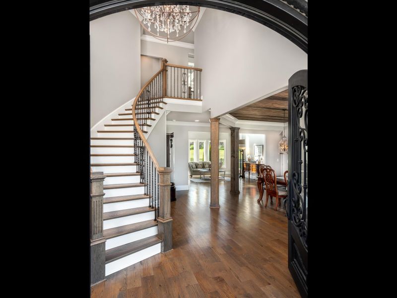 2151 Center Point Rd, Hendersonville, TN 37075