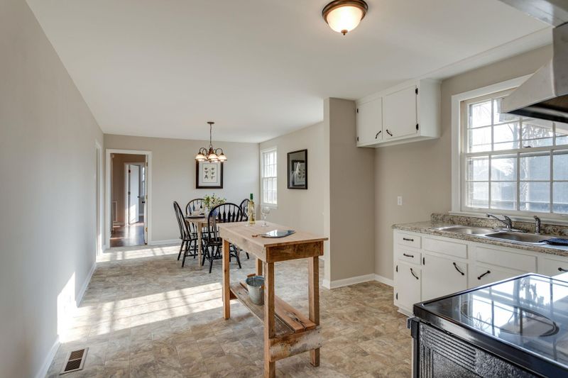 3015 Knud Dr, Columbia, TN 38401