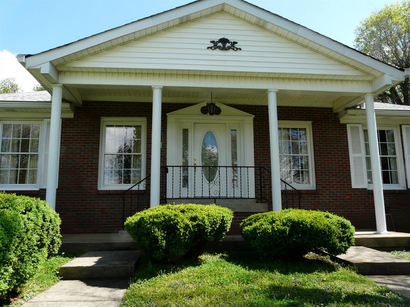 916 Deervale Dr, Nashville, TN 37217