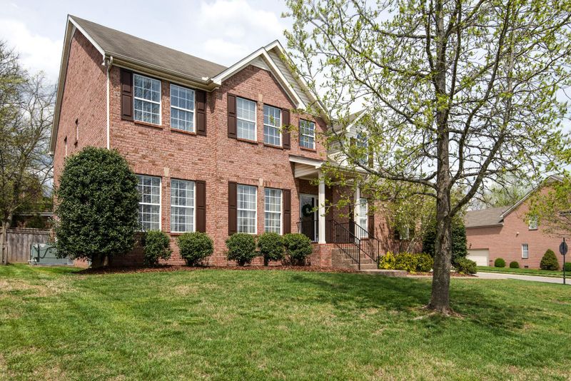 4925 Traceway Dr, Nashville, TN 37221