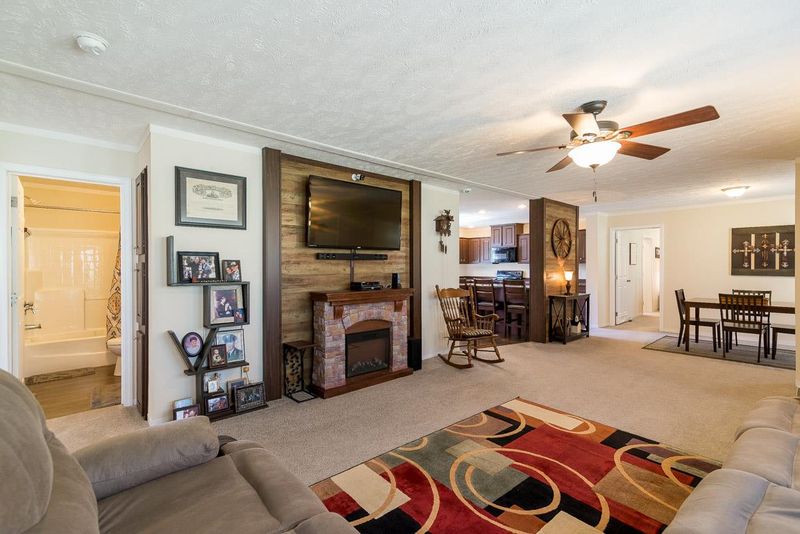 1024 Ben Collier Rd, Charlotte, TN 37036