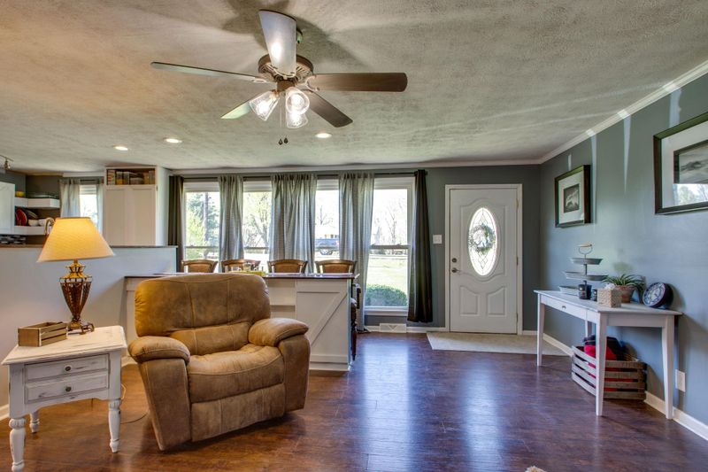 116 Phillips St, Charlotte, TN 37036