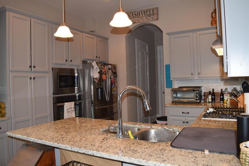 1605 Brockton Ln, Nashville, TN 37221