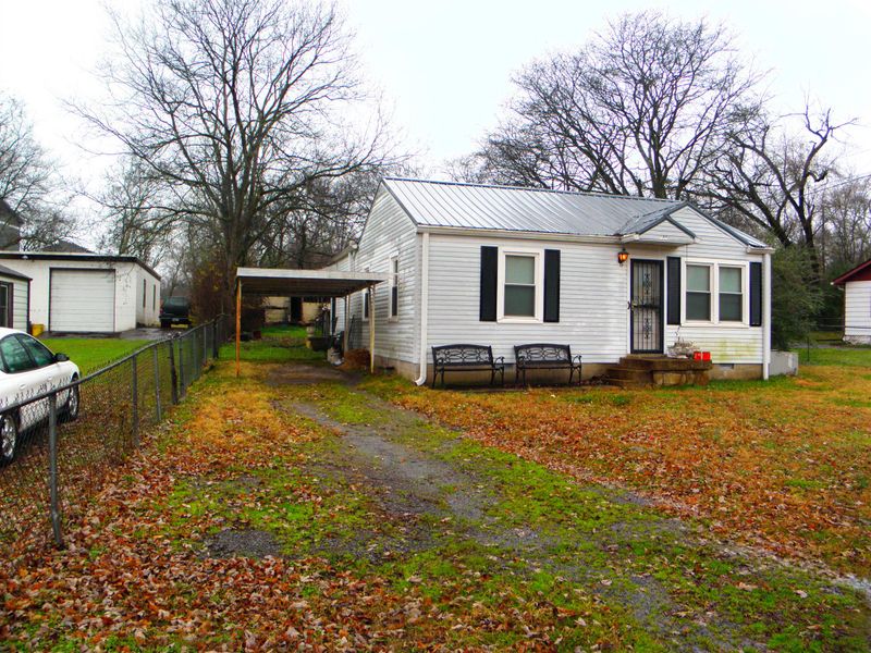 944 Youngs Ln, Nashville, TN 37207