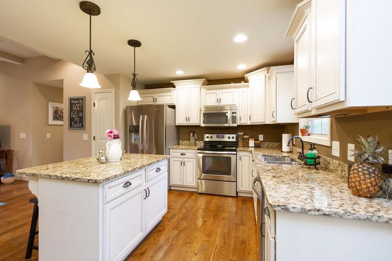 2308 Woodmont Dr, Springfield, TN 37172
