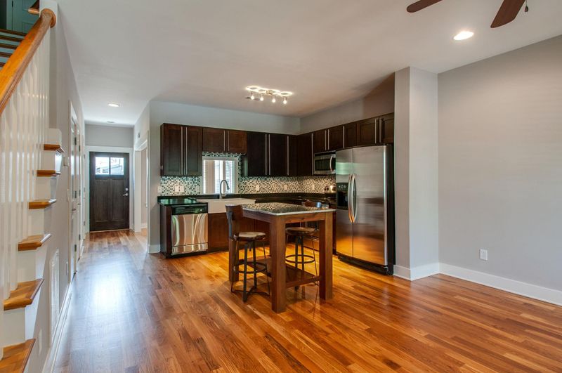 204 36th Ave N, Nashville, TN 37209