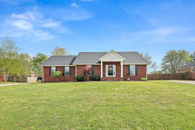 210 Brentmeade Dr, Murfreesboro, TN 37130