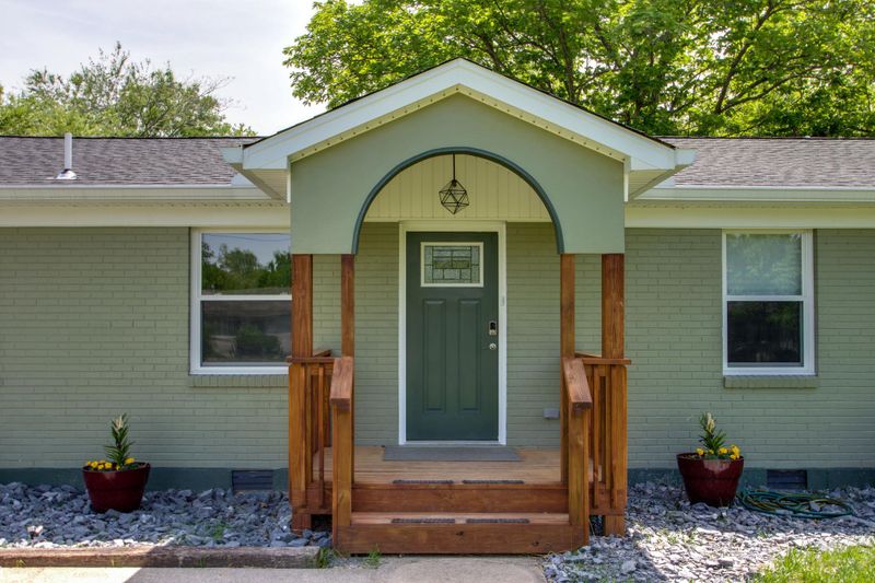 111 Mae Cir, Dickson, TN 37055