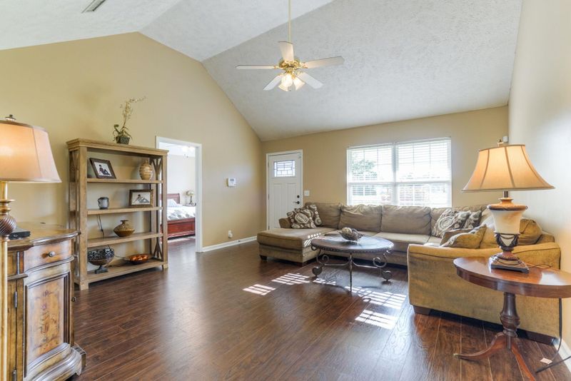 7241 Lone Eagle Dr, Murfreesboro, TN 37128