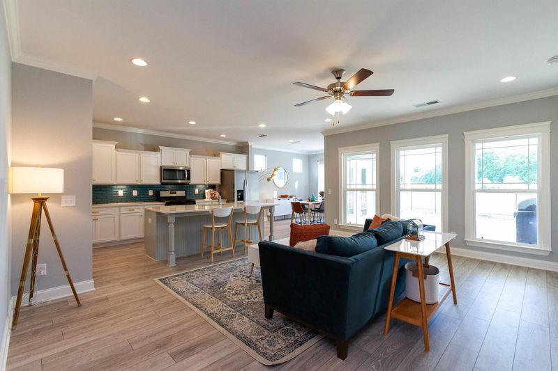 1210 Cotillion Dr, Murfreesboro, TN 37128