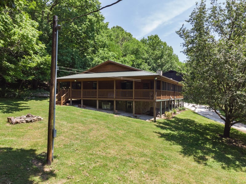 365 Horseshoe Bend Ln, Elmwood, TN 38560