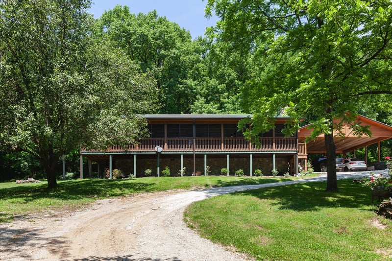 365 Horseshoe Bend Ln, Elmwood, TN 38560