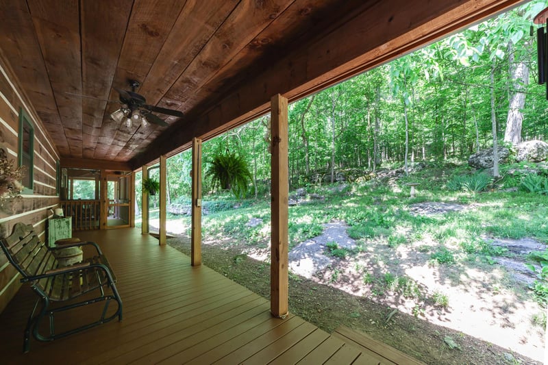 365 Horseshoe Bend Ln, Elmwood, TN 38560