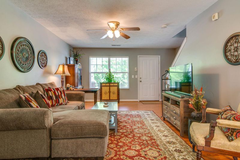 626 Flintlock Ct, Nashville, TN 37217