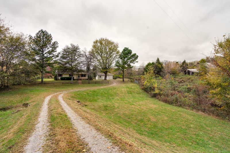 2740 E Sheepneck Rd, Culleoka, TN 38451