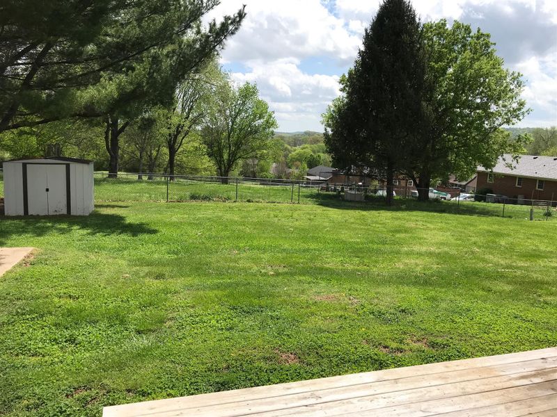 602 Lookout Dr, Columbia, TN 38401