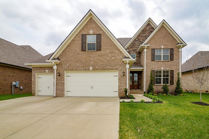 8005 June Apple Ln, Spring Hill, TN 37174