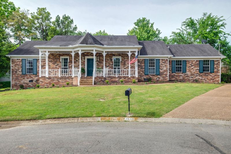 3933 Hillshire Dr, Antioch, TN 37013